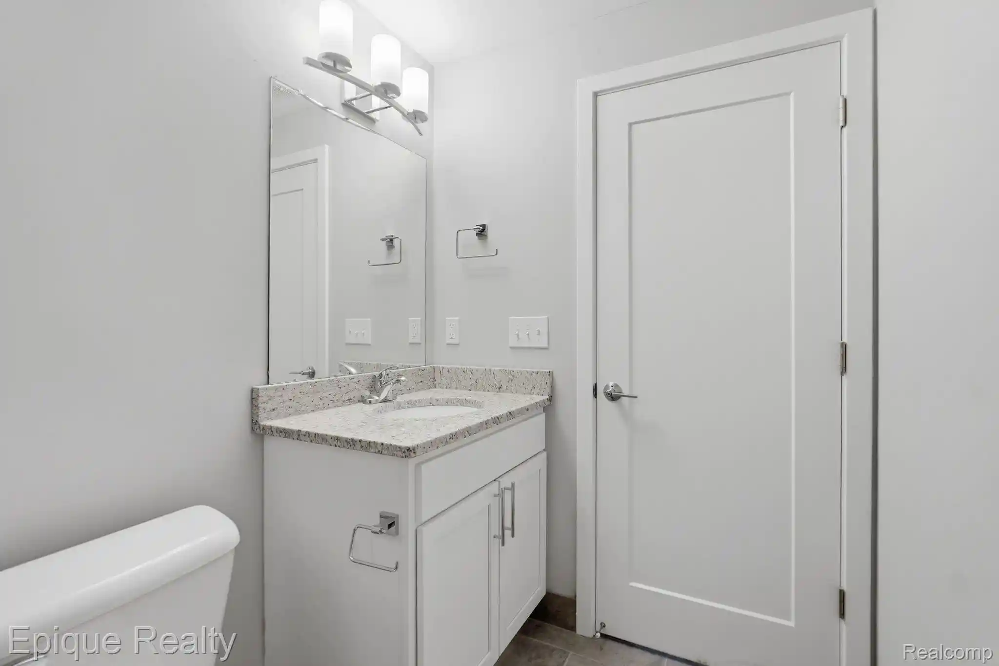 Listing Photo 11 - Condo for sale in 25565 Grandview Ln located at 25565 Grandview Ln, Novi, MI 48375 - Unit #33
