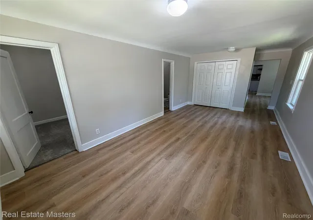 Photo 3 of Single family home for sale at 1016 Gillett St, Port Huron, MI 48060 | MLS# 20261051499 | Listing updated on 2026-09-08