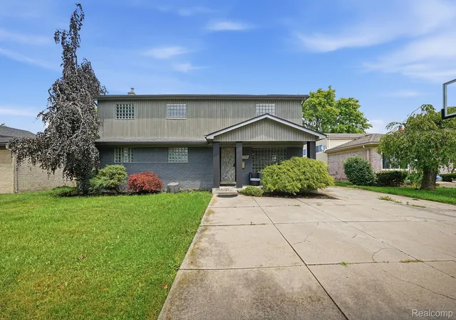 Photo 1 of Single family home for sale at 11957 Canterbury Dr, Sterling Heights, MI 48312 | MLS# 20261051501 | Listing updated on 2026-08-09