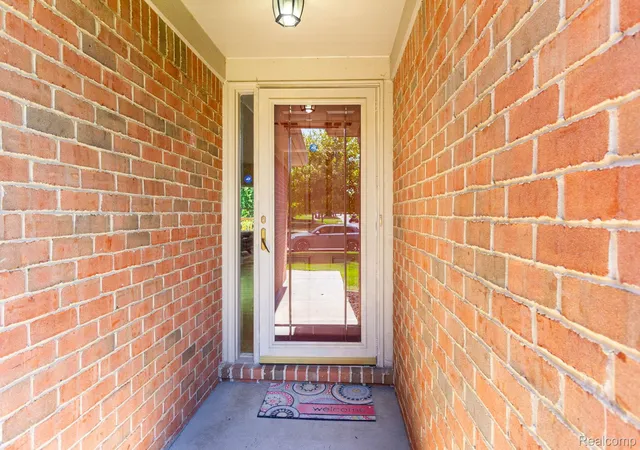 Photo 5 of Condo for sale at 487 N Oak Dr, Commerce Township, MI 48390 | MLS# 20261051505 | Listing updated on 2026-08-17