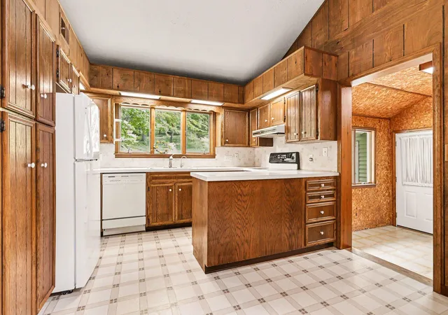 Photo 4 of Single family home for sale at 5820 Windy Acres Ln, Berrien Springs, MI 49103 | MLS# 69026034125 | Listing updated on 2026-09-04