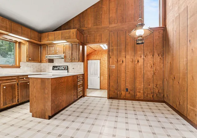 Photo 5 of Single family home for sale at 5820 Windy Acres Ln, Berrien Springs, MI 49103 | MLS# 69026034125 | Listing updated on 2026-09-04