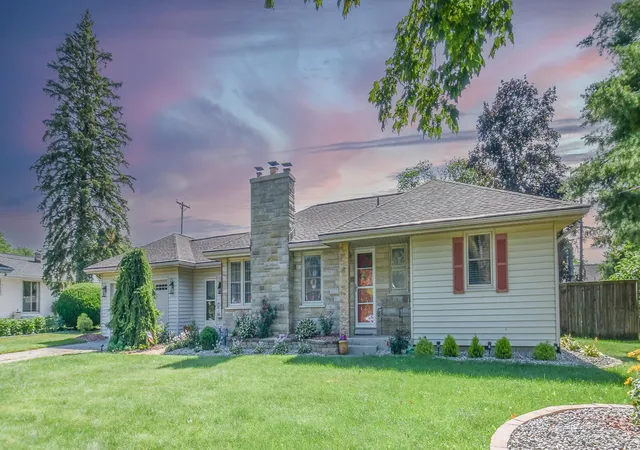 Photo 1 of Single family home for sale at 210 Maplecrest St, Sturgis, MI 49091 | MLS# 62026034140 | Listing updated on 2026-09-24