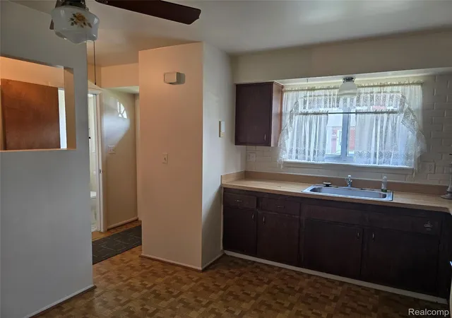 Listing Photo 4 - Condo for sale in building located at 28928 Manchester St, Westland, MI 48185