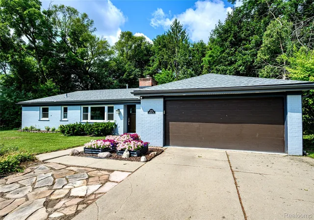 1st image of 31165 Sheridan Dr, Beverly Hills, MI 48025 | MLS# 20261051547