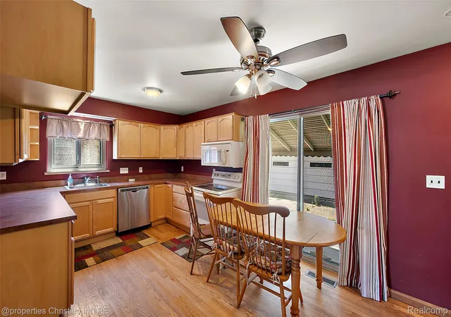 Photo 4 of Single family home for sale at 9961 Merriman Rd, Livonia, MI 48150 | MLS# 20261051555 | Listing updated on 2026-08-21