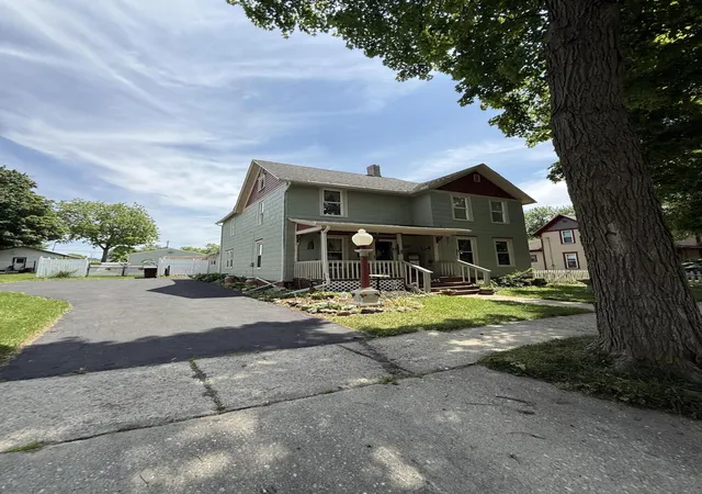 3rd image of 645 State St, Adrian, MI 49221 | MLS# 81026034153