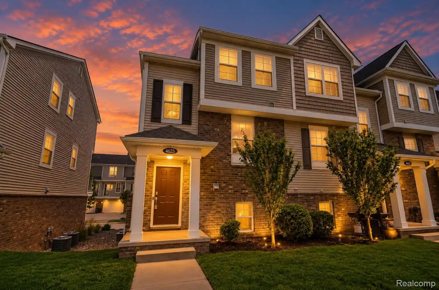 Listing Photo 1 - Condo for sale in 4625 Bradley Cir located at 4625 Bradley Cir, Troy, MI 48085 5108 - Unit 4625 Bradley Cir