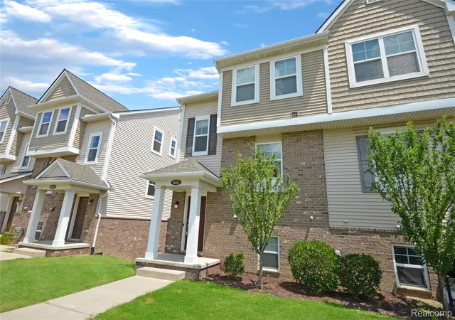 2nd image of 4625 Bradley Cir, Troy, MI 48085 | MLS# 20261051567