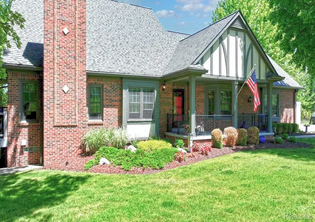 Photo 3 of Condo for sale at 156 Sandhills Ln, Lake Orion, MI 48362 | MLS# 20261051576 | Listing updated on 2026-09-01