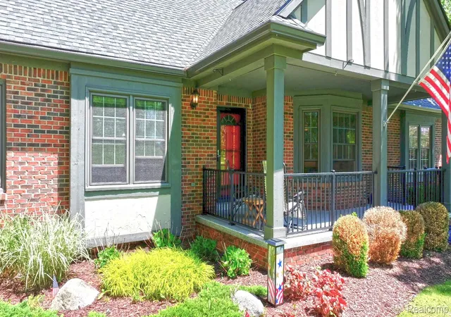 Listing Photo 4 - Condo for sale in building located at 156 Sandhills Ln, Lake Orion, MI 48362