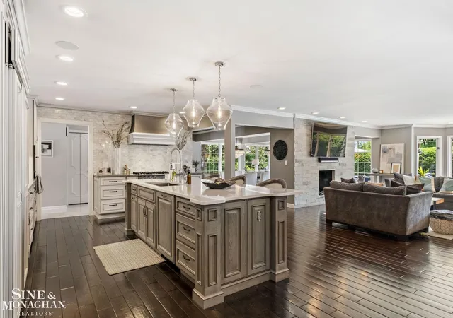 Photo 3 of Mansion for sale at 264 Grosse Pointe Blvd, Grosse Pointe Farms City Wayne, MI 48236 | MLS# 58050213959 | Listing updated on 2026-07-07