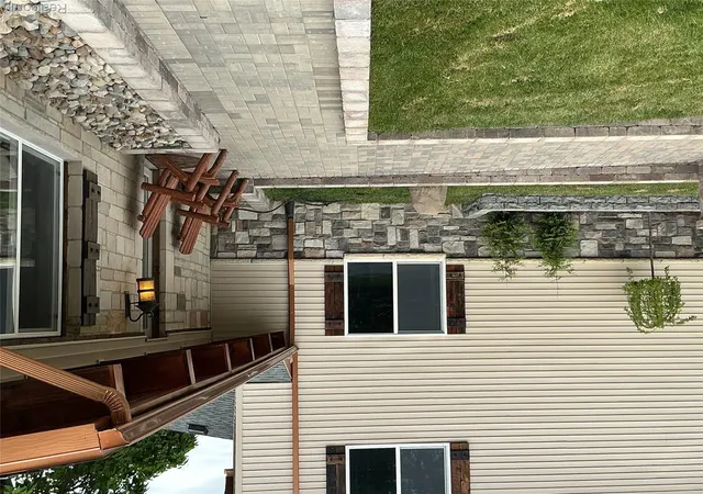 3rd image of 375 Lamothe Dr, Waterford, MI 48327 | MLS# 20261051597