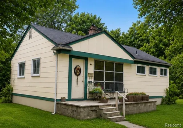 Photo 1 of Sale Pending at 27817 Rosewood St, Inkster, MI 48141 | MLS# 20261051605 | Listing updated on 2026-07-10