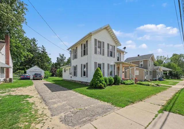 Photo 2 of Single family home for sale at 408 E Chicago St, Jonesville, MI 49250 | MLS# 81026034178 | Listing updated on 2026-09-04