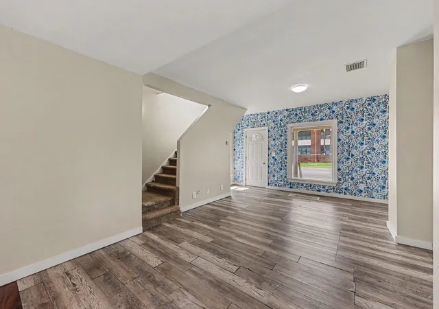 Photo 3 of Single family home for sale at 408 E Chicago St, Jonesville, MI 49250 | MLS# 81026034178 | Listing updated on 2026-09-29