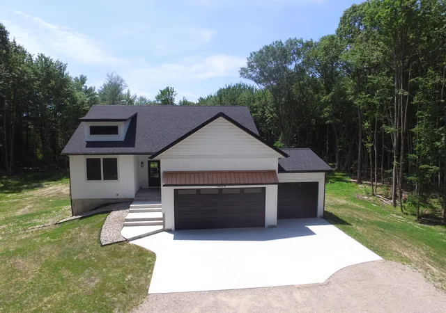 1st image of 16229 148th Ave, Spring Lake, MI 49456 | MLS# 71026034177
