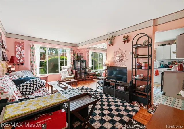 Listing Photo 4 - Condo for sale in building located at 29606 Hoover Rd, Warren, MI 48093 - Unit #606