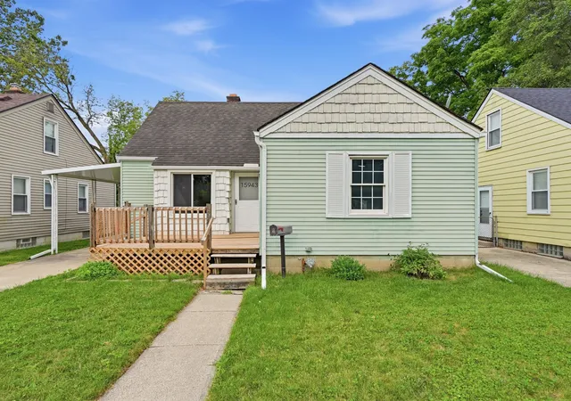 Photo 1 of Single family home for sale at 15943 Kinloch St, Redford, MI 48239 | MLS# 81026034179 | Listing updated on 2026-09-09