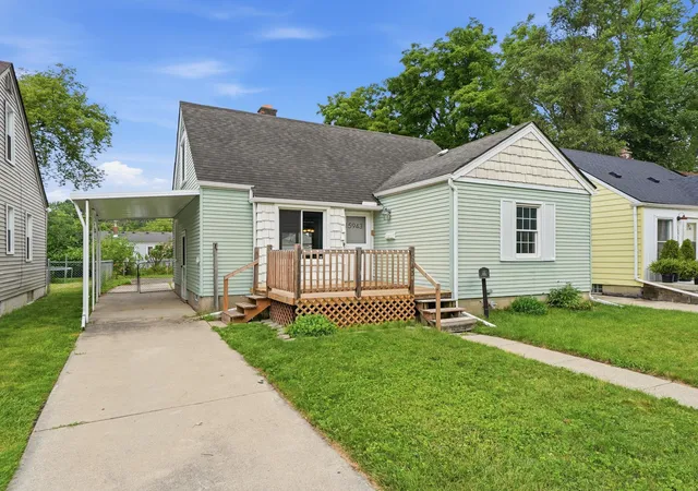 Photo 2 of Single family home for sale at 15943 Kinloch St, Redford, MI 48239 | MLS# 81026034179 | Listing updated on 2026-09-09