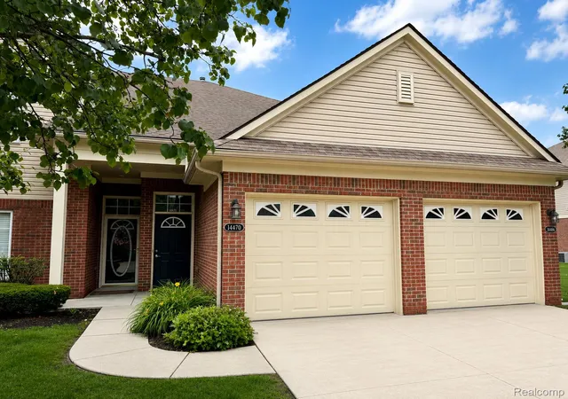 Listing Photo 1 - Condo for sale in building located at 14466 Shadywood Dr, Sterling Heights, MI 48312
