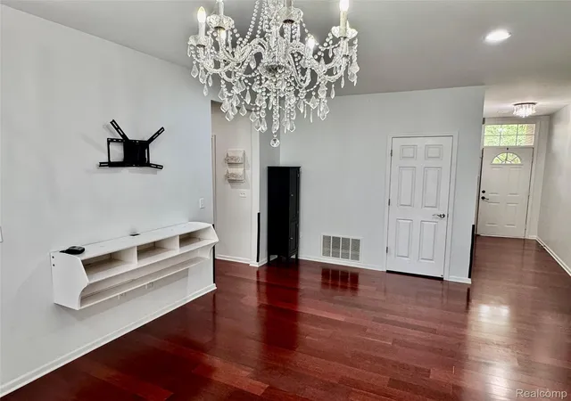 Listing Photo 3 - Condo for sale in building located at 14466 Shadywood Dr, Sterling Heights, MI 48312