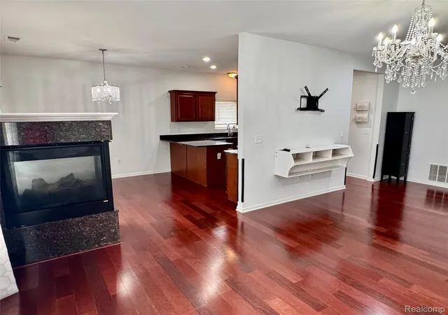 Listing Photo 5 - Condo for sale in building located at 14466 Shadywood Dr, Sterling Heights, MI 48312