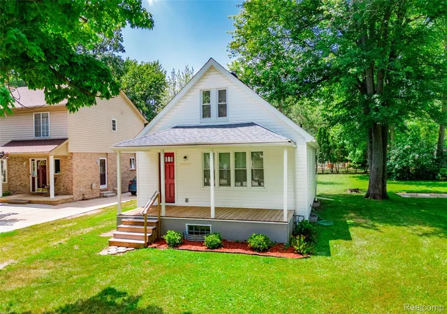 Photo 2 of Single family home for sale at 25450 6th Street, Grosse Ile, MI 48138 | MLS# 20261051644 | Listing updated on 2026-10-13