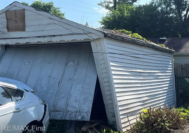 Photo 3 of Single family home for sale at 14101 E State Fair St, Detroit, MI 48205 | MLS# 20261051645 | Listing updated on 2026-10-08
