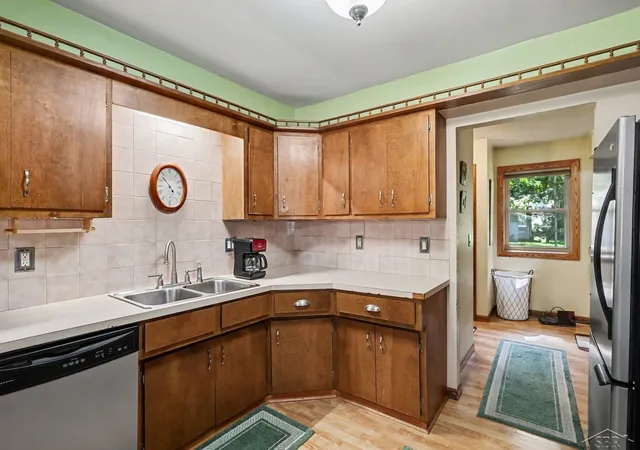 Photo 4 of Single family home for sale at 2530 Sierra Dr, Saginaw, MI 48609 | MLS# 61050213974 | Listing updated on 2026-08-22