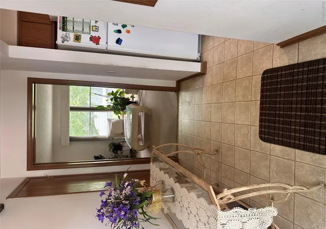 Listing Photo 5 - Condo for sale in building located at 38537 Chestnut Ln, Westland, MI 48185