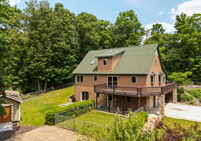 Photo 3 of Single family home for sale at 5265 Bates, Acme Township Grand Traverse, MI 49690 | MLS# 78080070756 | Listing updated on 2026-08-31