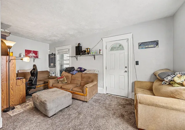 Photo 2 of Single family home for sale at 134 Hollis St, Jackson, MI 49203 | MLS# 81026034222 | Listing updated on 2026-08-19