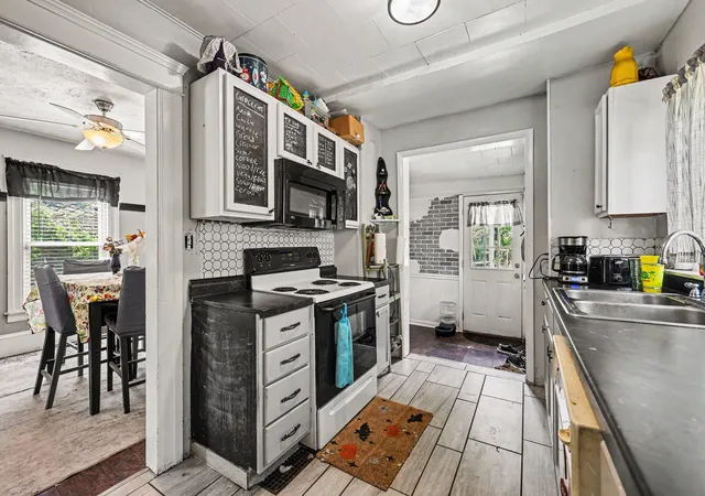 Photo 4 of Single family home for sale at 134 Hollis St, Jackson, MI 49203 | MLS# 81026034222 | Listing updated on 2026-08-19