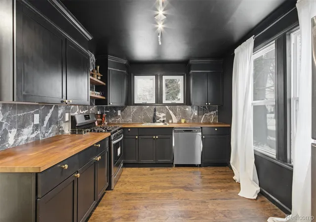 Photo 4 of Single family home for sale at 16800 Santa Rosa Dr, Detroit, MI 48221 | MLS# 20261051696 | Listing updated on 2026-10-06