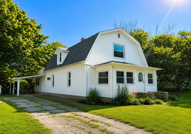Photo 1 of Single family home for sale at 312 West 7th, Munith, MI 49259 | MLS# 81026034238 | Listing updated on 2026-09-16