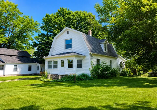 Photo 2 of Single family home for sale at 312 West 7th, Munith, MI 49259 | MLS# 81026034238 | Listing updated on 2026-09-16
