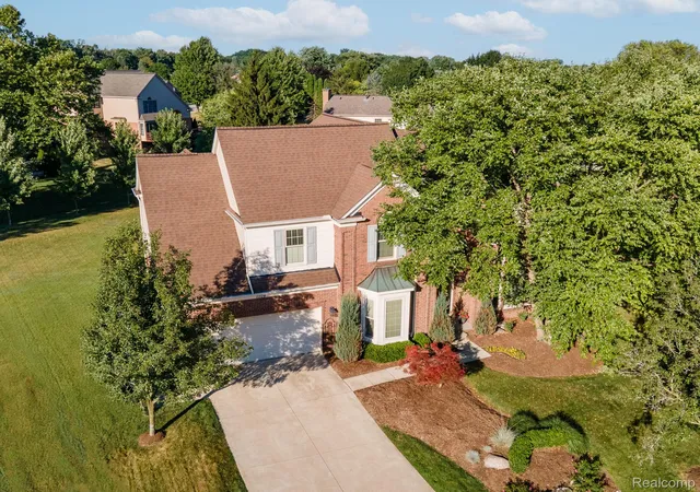 2nd image of 1708 Devonwood Dr, Rochester Hills, MI 48306 | MLS# 20261051709