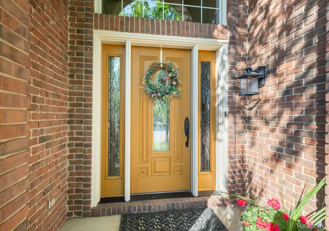 3rd image of 1708 Devonwood Dr, Rochester Hills, MI 48306 | MLS# 20261051709