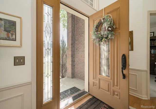 4th image of 1708 Devonwood Dr, Rochester Hills, MI 48306 | MLS# 20261051709