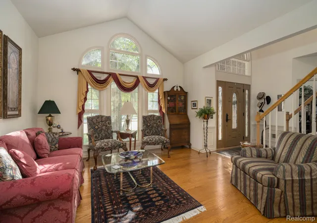 5th image of 1708 Devonwood Dr, Rochester Hills, MI 48306 | MLS# 20261051709