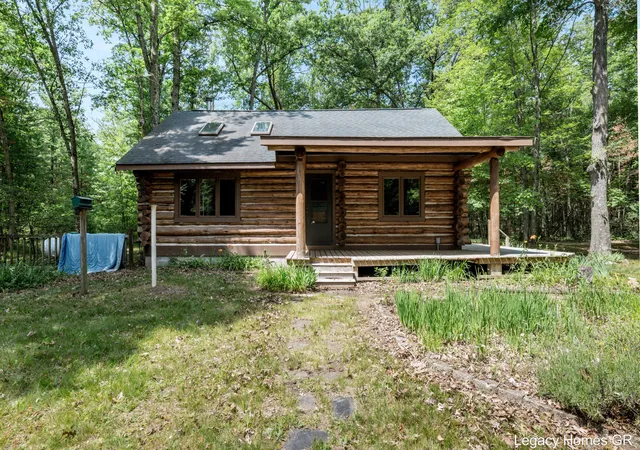 Photo 1 of Single family home for sale at 11332 Henderson Rd, Montague, MI 49437 | MLS# 65026034240 | Listing updated on 2026-09-13