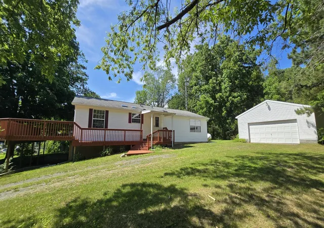 Photo 3 of Single family home for sale at 6700 Lorne Dr, Pentwater, MI 49449 | MLS# 65026034241 | Listing updated on 2026-09-18