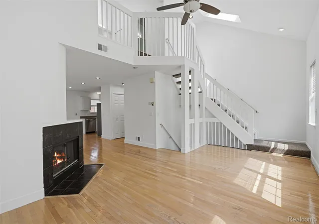 Listing Photo 5 - Condo for sale in building located at 1322 S Main St, Royal Oak, MI 48067