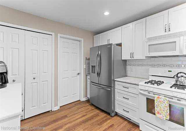 Listing Photo 4 - Condo for sale in building located at 6707 Cortland Ave, Brighton, MI 48114 5316 - Unit #35