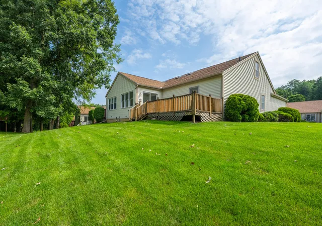 Listing Photo 3 - Condo for sale in building located at 1290 Missions E Dr, Niles, MI 49120