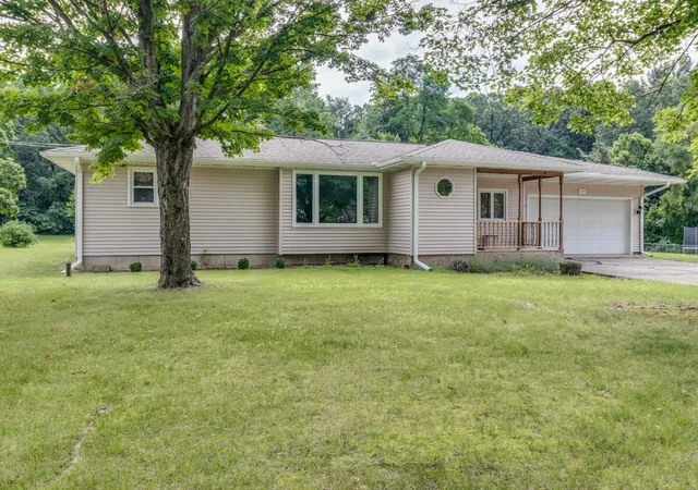 Photo 1 of Sale Pending at 127 Beadle Lake Dr, Battle Creek, MI 49014 | MLS# 64026034252 | Listing updated on 2026-07-10