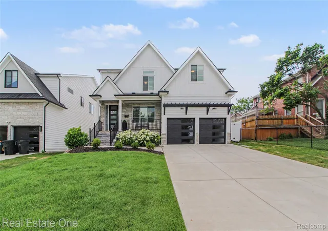 Photo 1 of Mansion for sale at 4715 Tonawanda Ave, Royal Oak, MI 48073 | MLS# 20261051773 | Listing updated on 2026-09-15