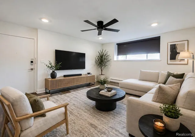 Photo 2 of Condo for sale at 4905 Crooks A2 Rd, Royal Oak, MI 48073 | MLS# 20261051788 | Listing updated on 2026-09-04