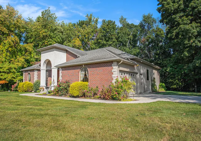 2nd image of 106 Buckingham Ln, Battle Creek, MI 49017 | MLS# 64026034278